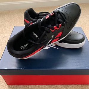 BRAND NEW REEBOK BB4500 Low Top Bball Shoes US 11